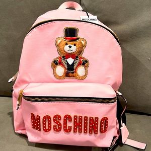 100% authentic Moschino bag pack. Comes with tags!!